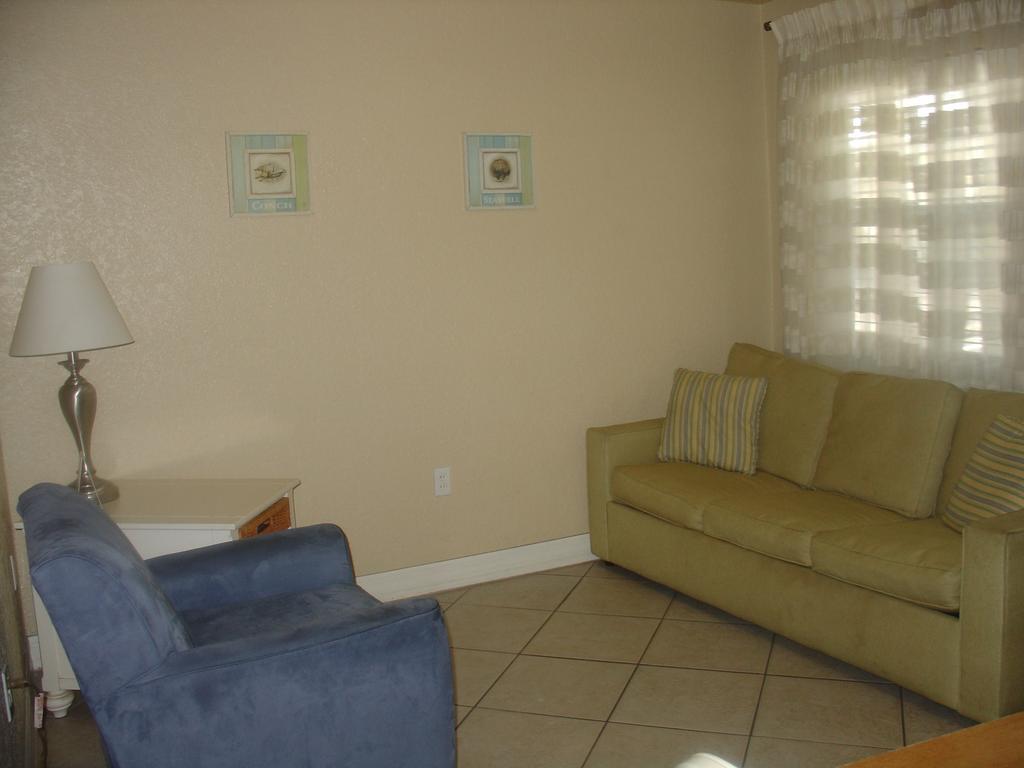 Blue Wave Motel & Suites Clearwater Beach Exterior photo